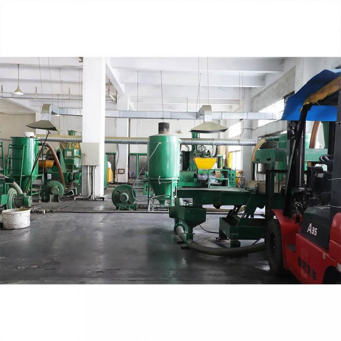 عمده فروشی تشک های خواب دوگانه تاشو فلمی آلومینیوم سفید سلول بسته IXPE XPE کف خواب پد برای کمپینگ ضد آب 2 نفر 10